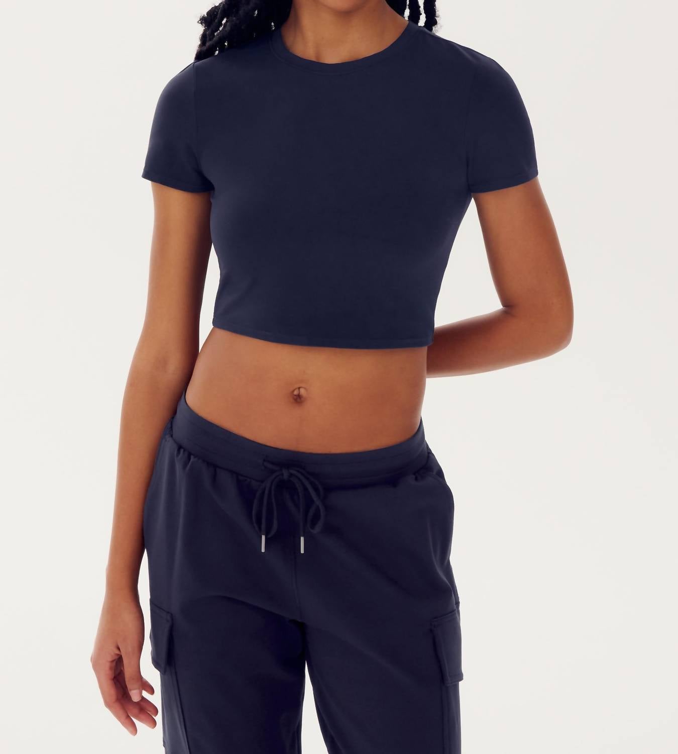 SPLITS59 AIRWEIGHT SHORTSLEEVE CROP TOP IN INDIGO
