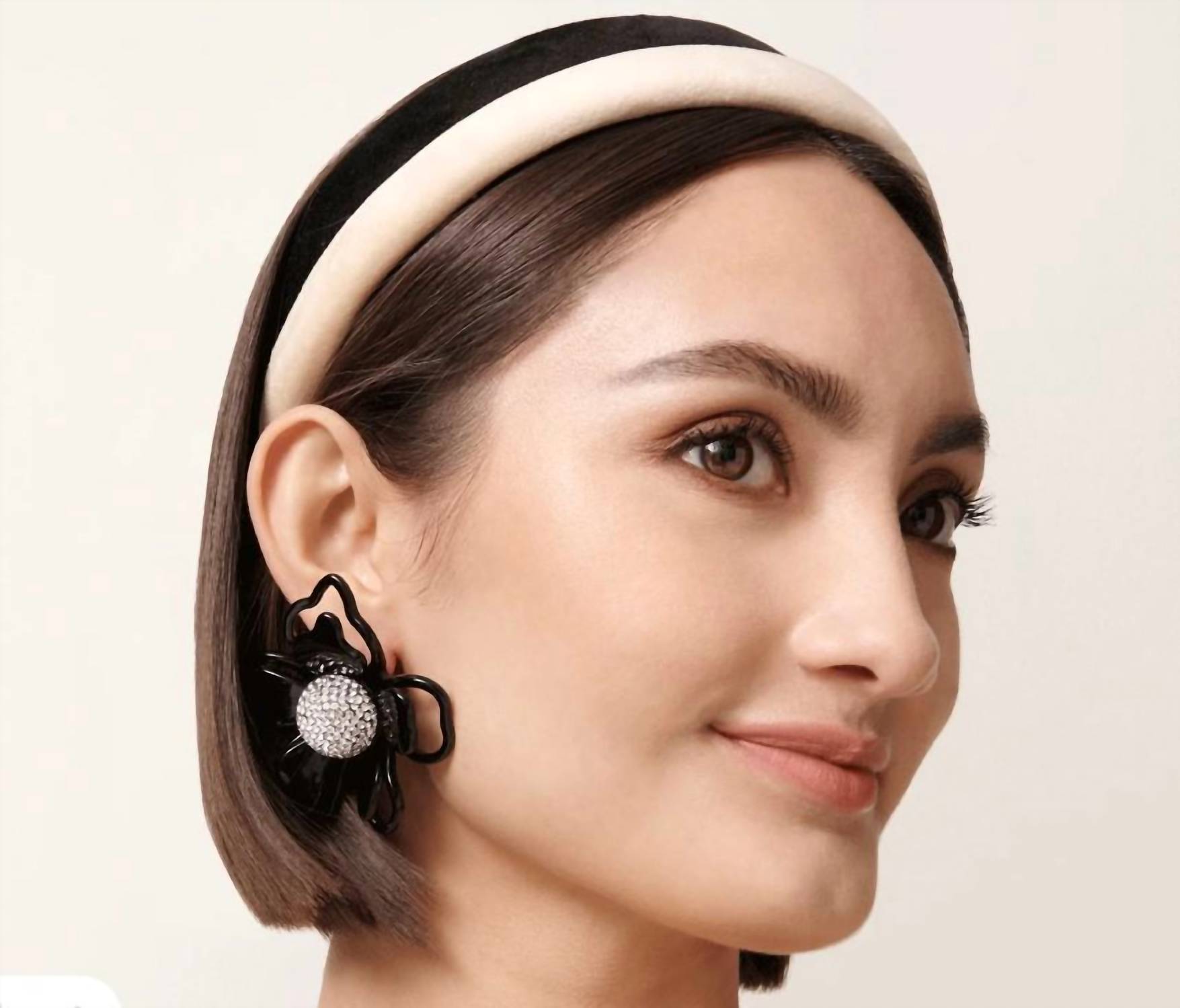Lele Sadoughi Gigi Velvet Headband In Latte In Neutral