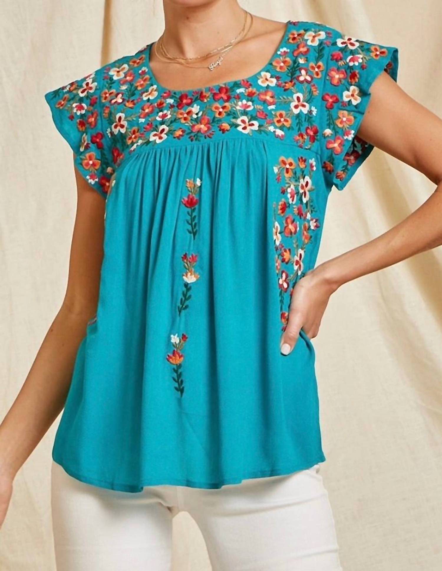 Savanna Jane Young Contemporary Emb Top In Teal In Blue