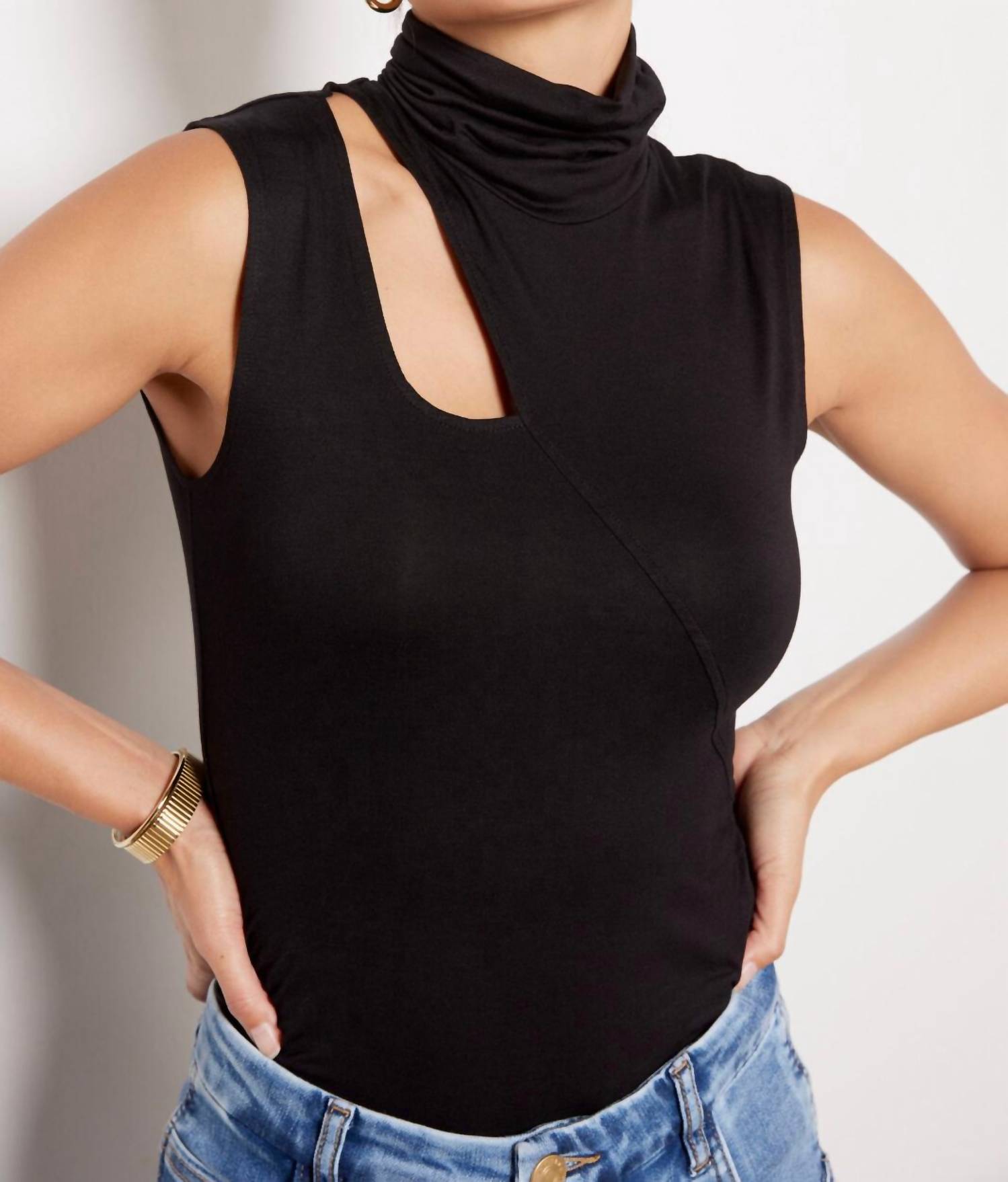 Lna Gio Cut Out Top In Black