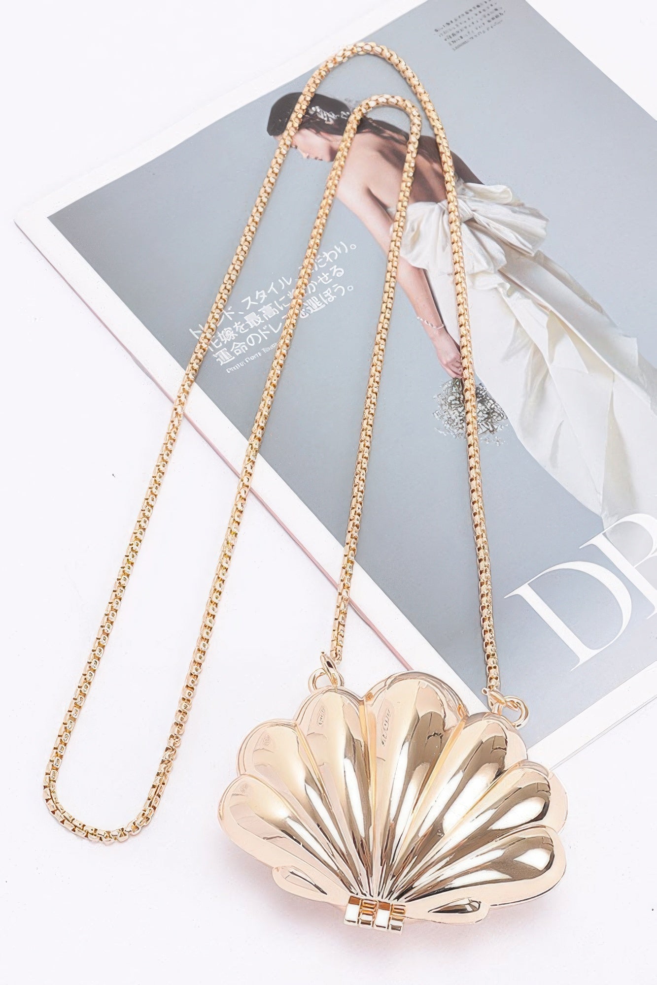 FASHNZFAB Women's Metal Mini Clutch