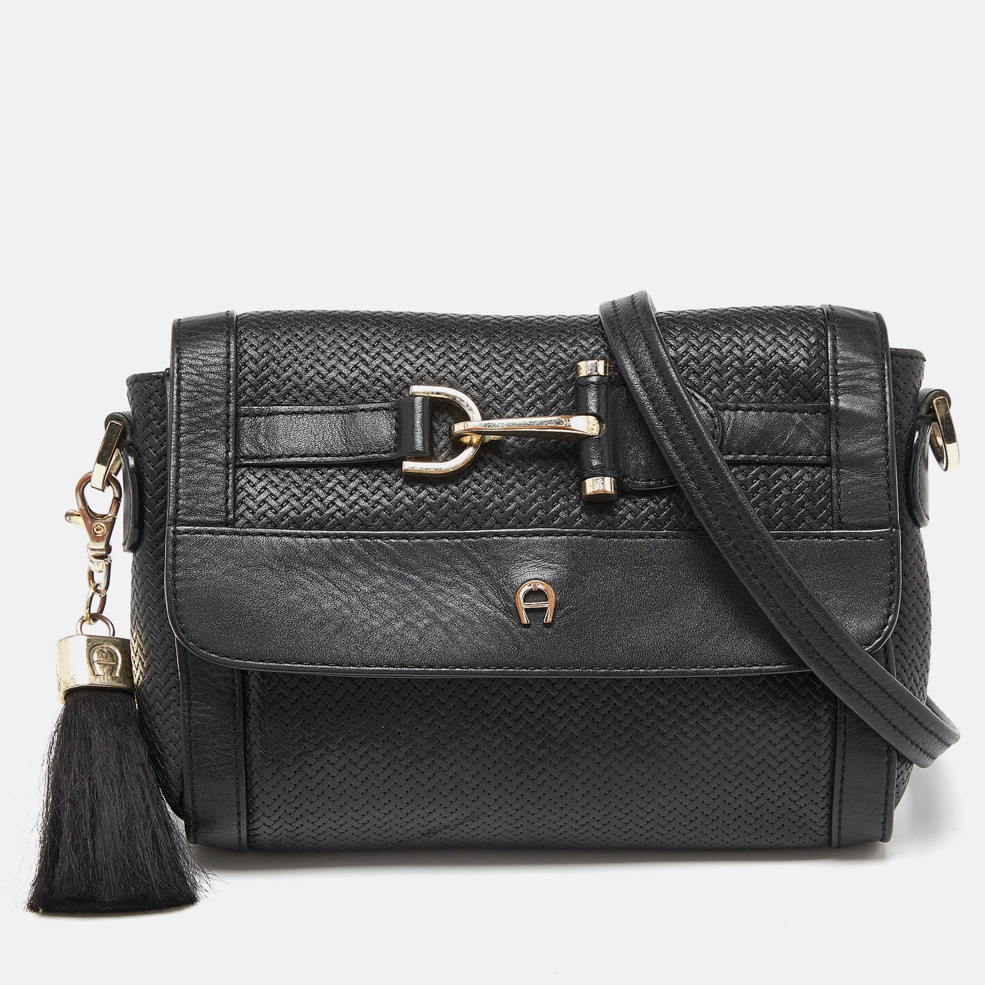 Aigner Textured Leather Cavallina Crossbody Bag In Black