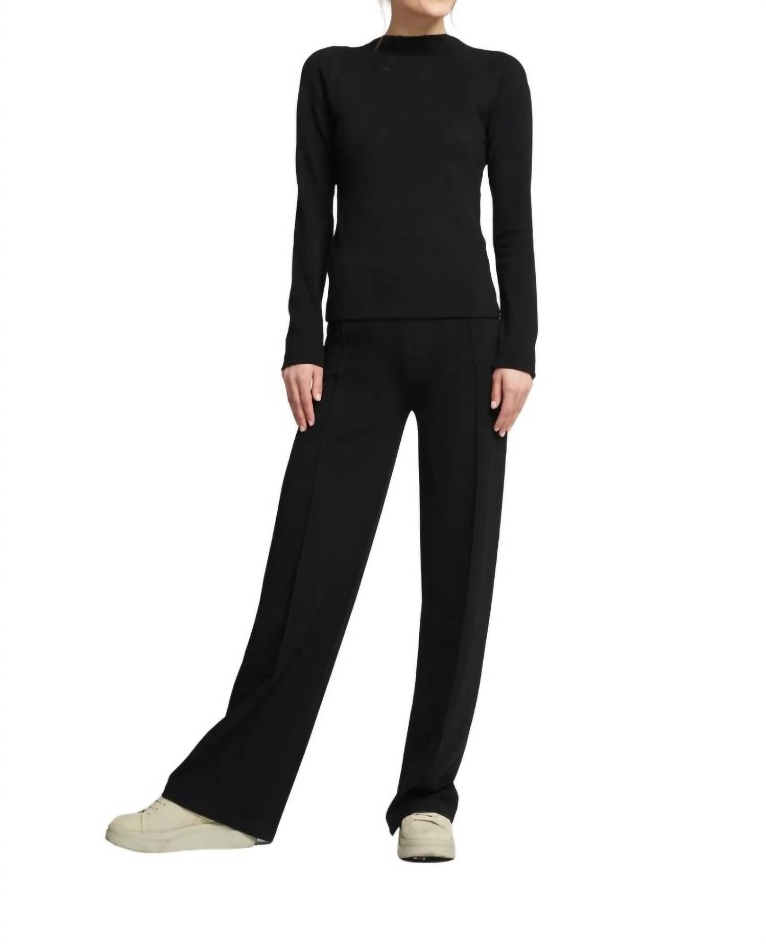 Lune Active Forest Flared Pant In Black
