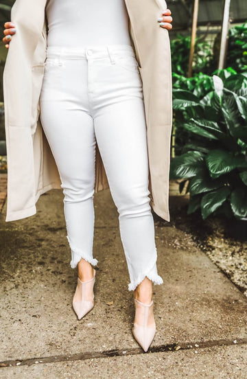 Sanctuary straight leg piece crop jean in white