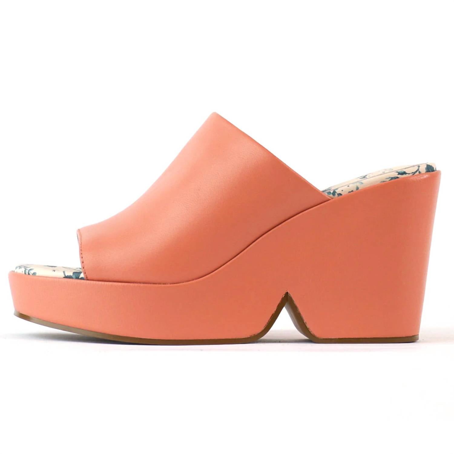 CECELIA NEW YORK Frost Wedge in Burnt Sugar