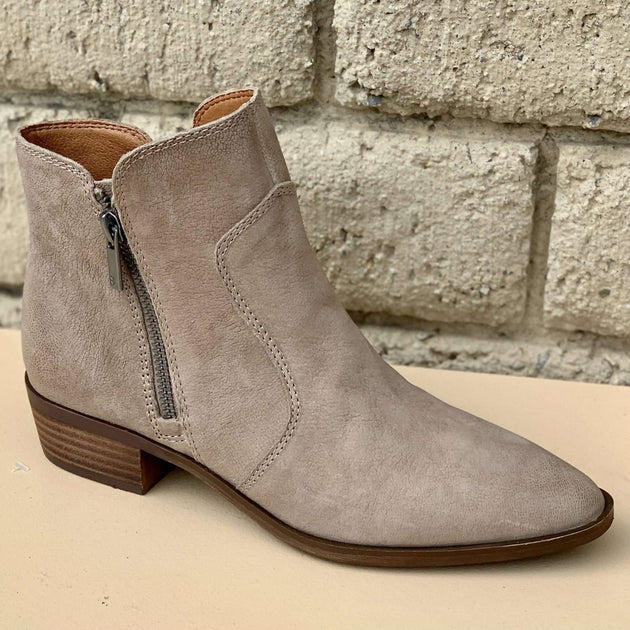 Lucky Brand Women'S Tayti Boot in Dune | Shop Premium Outlets