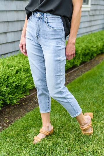 Ave Shops a-game mom fit jean in light wash