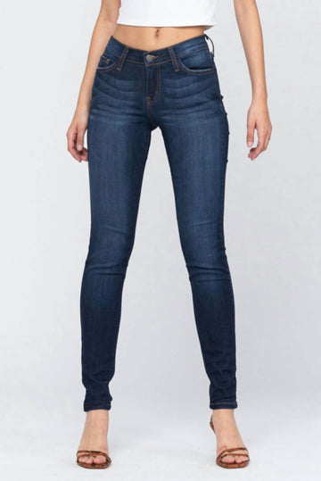 Judy Blue non distressed skinny jeans in dark wash