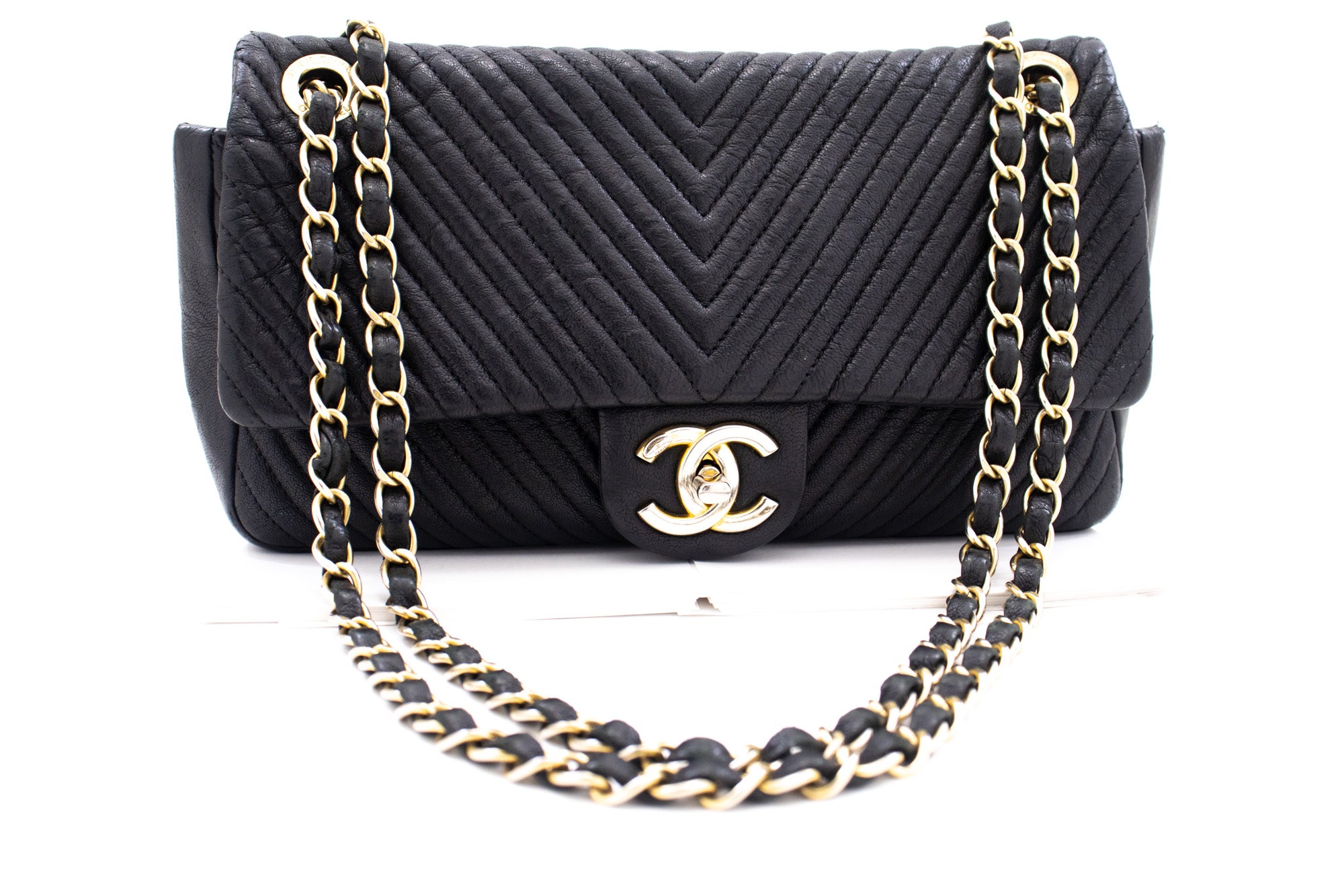 image of Chanel V-Stich  Leather Shoulder Bag (Pre-Owned)