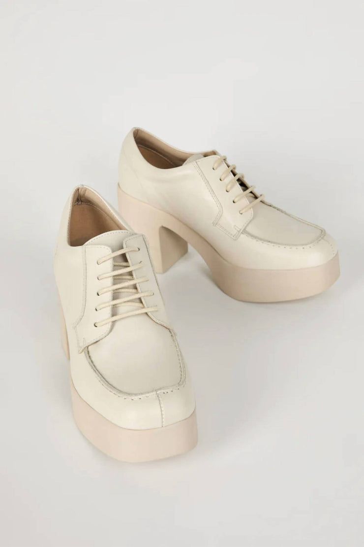 Intentionally Blank Women'S Lowe Oxford Heel in Cream | Shop Premium ...