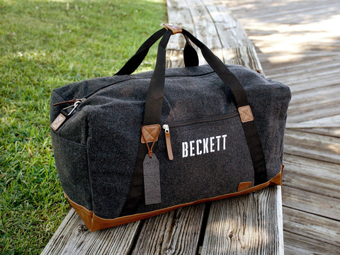 Personalized Deluxe Weekender Duffle Bag – Gifts Happen Here