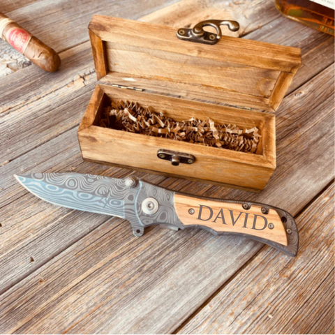 https://cdn.shopify.com/s/files/1/0291/4793/files/personalized-knives_480x480.png?v=1686773731
