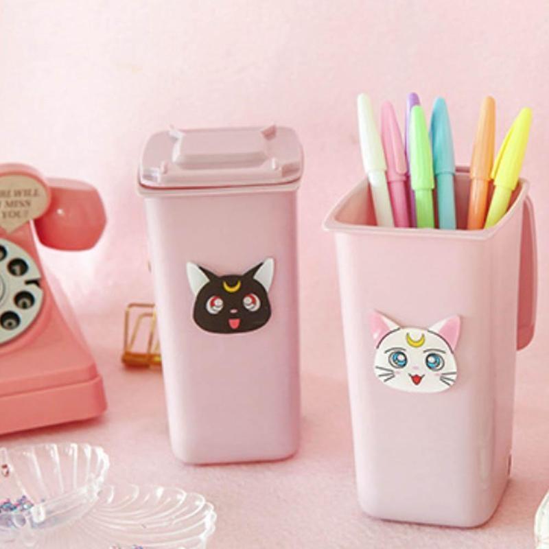 pink pen holder