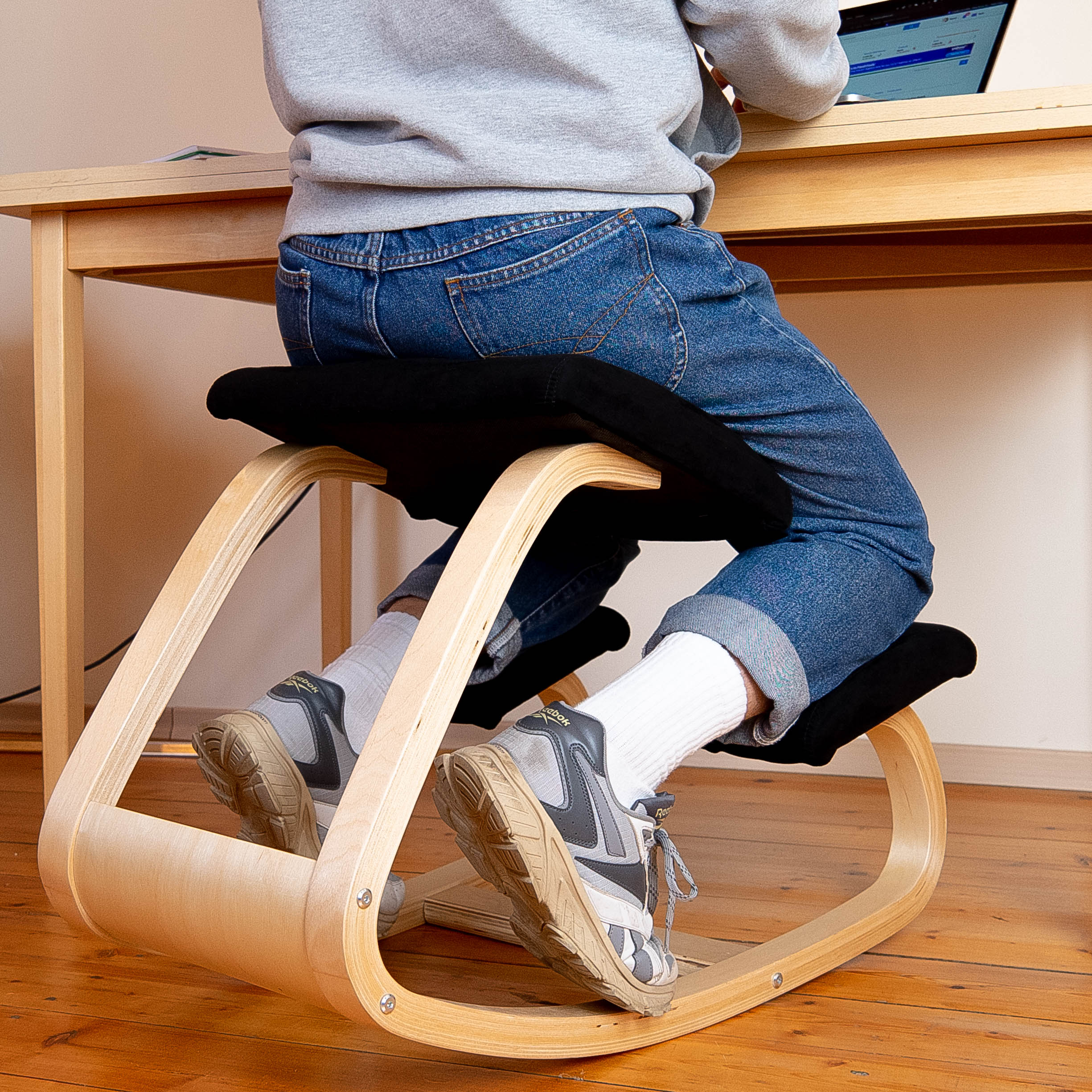 nobel kneeling chair