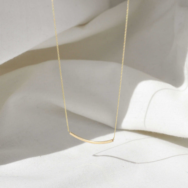 9ct Gold Delicate Curve Necklace - Rêve Ultime