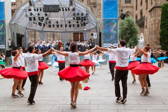 sardana dancers