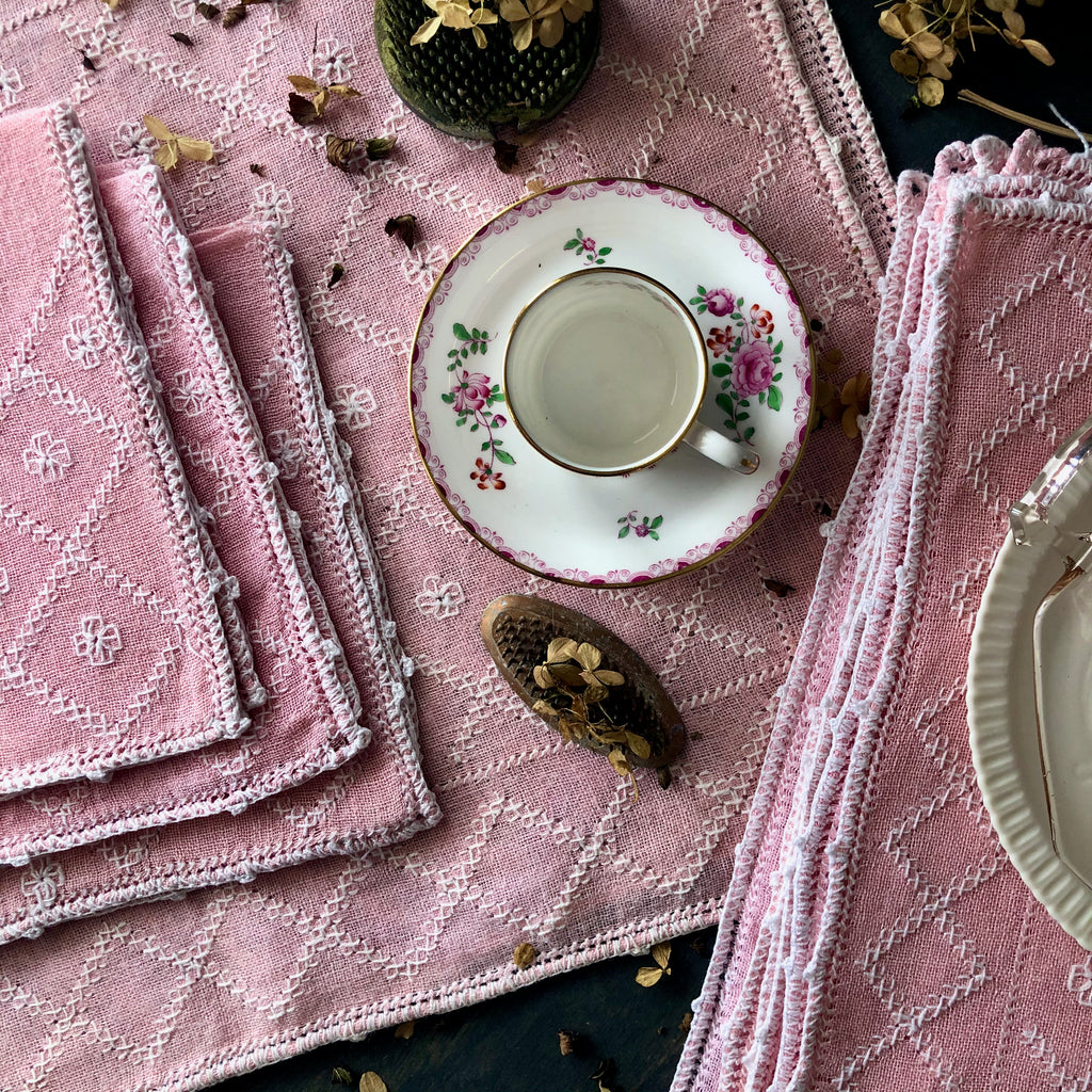 pink table linens, linen placemats, shabby chic, cottage style, feminine table linens 