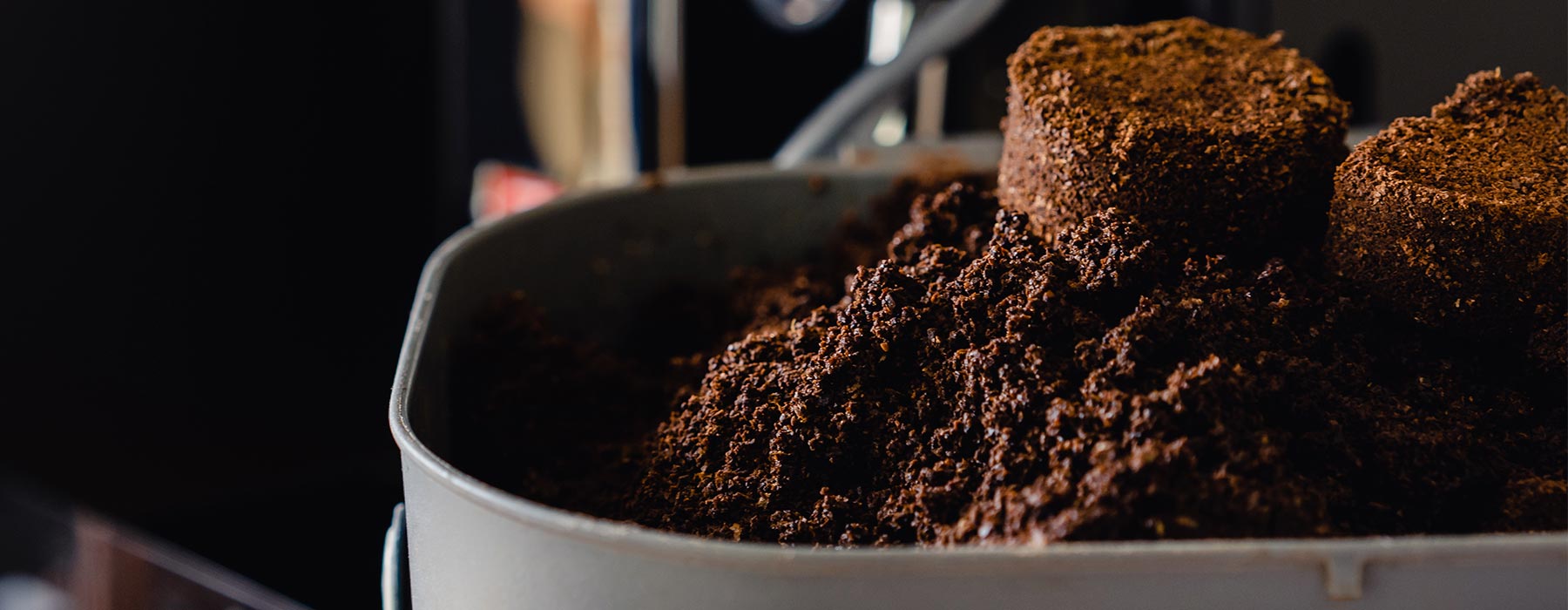 The 10 best ways to recycle coffee grounds: Using coffee grounds to get rid of bad smells - Blog by EspressoWorks
