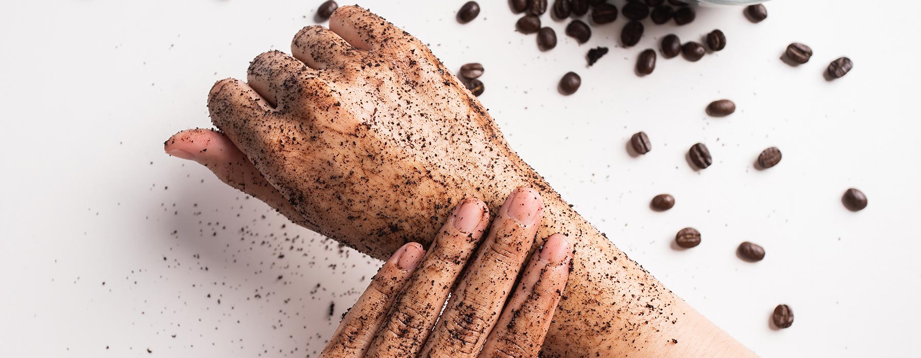 The 10 best ways to recycle coffee grounds: Using coffee grounds as a skin rub - Blog by EspressoWorks