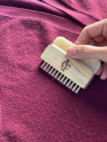 How-to-remove-peeling-from-cashmere-bristles