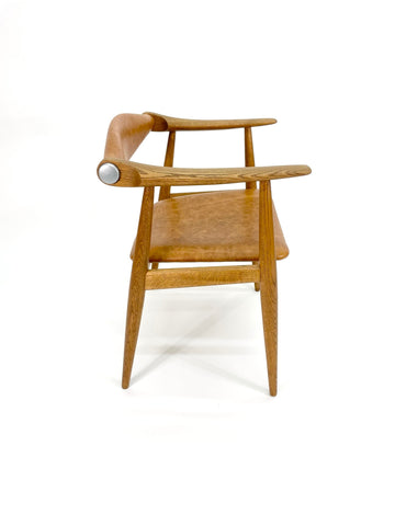 yoke chair side view