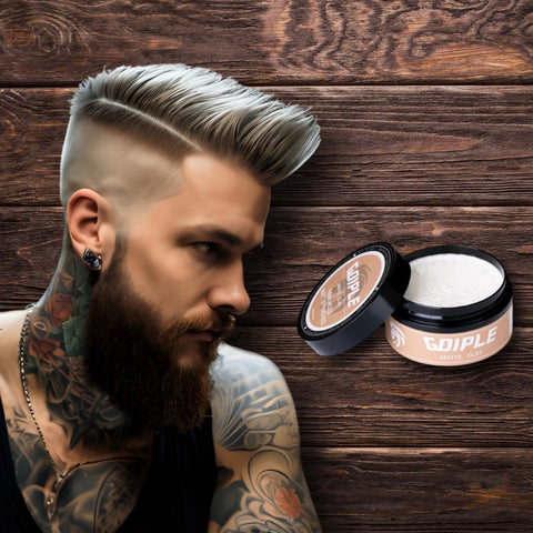 Quiff Hairstyle gestylt mit Matte Clay Pomade