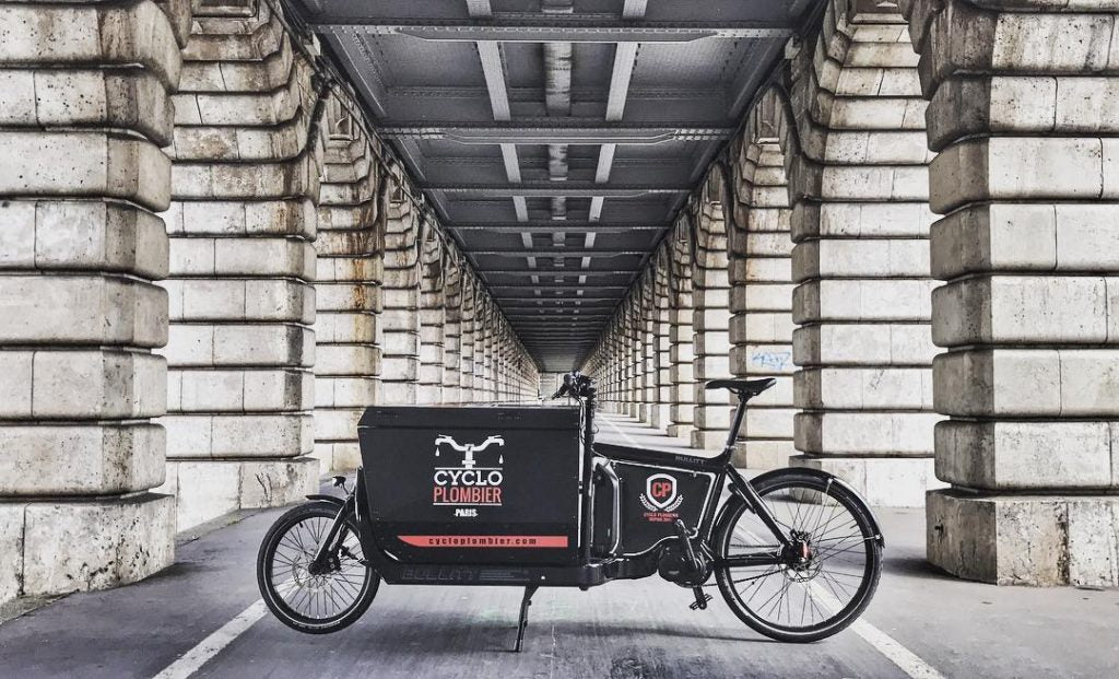 Biporteur Bullit de Cyclo-Plombier pour les interventions à vélo-cargo