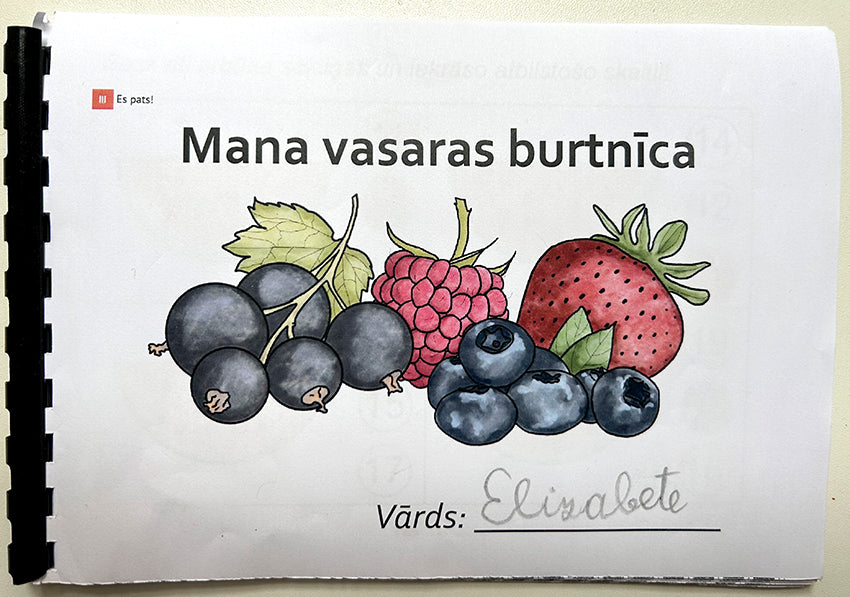 Vasaras burtnīca iesieta spirālē