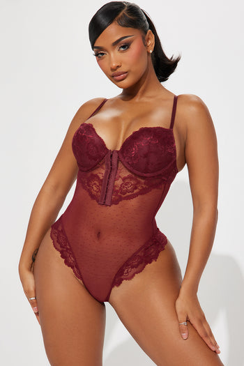 Burgundy satin teddy – Sexylingerieland