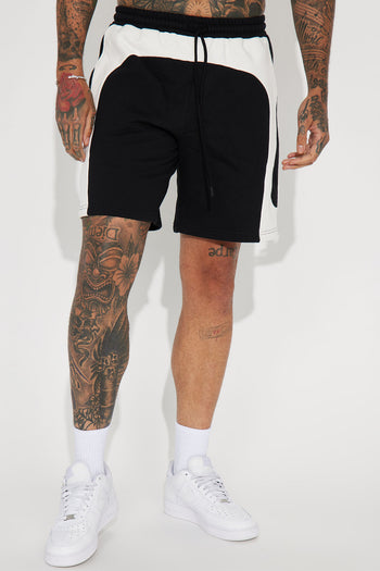 Men's Lakers Behind The Back Mesh Shorts in Black/Yellow Size Small by Fashion Nova
