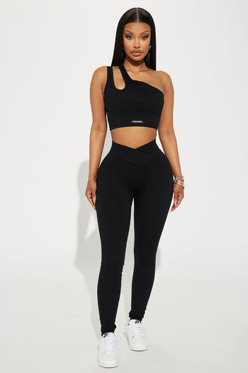 Fashion Nova Solid Black Yoga Pants Size L - 47% off