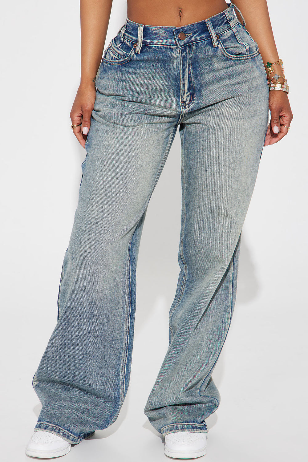 Ain't That Sweet Women's Dyed Jeans 50 Baggy Jeans - Light Wash