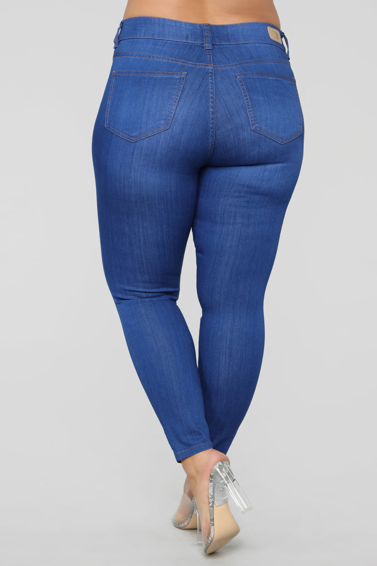 The Altar Midrise Jeans - Blue Wash - Jeans - Fashion Nova