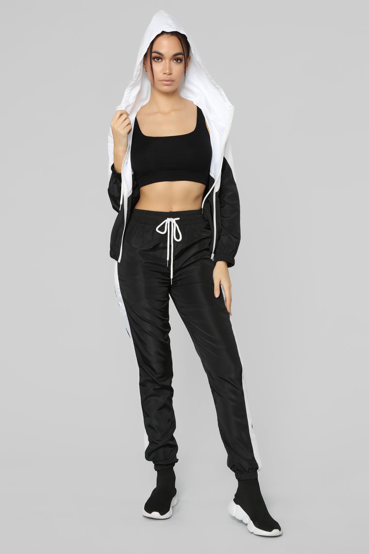 Mia Windbreaker Jacket - Black/White – Fashion Nova