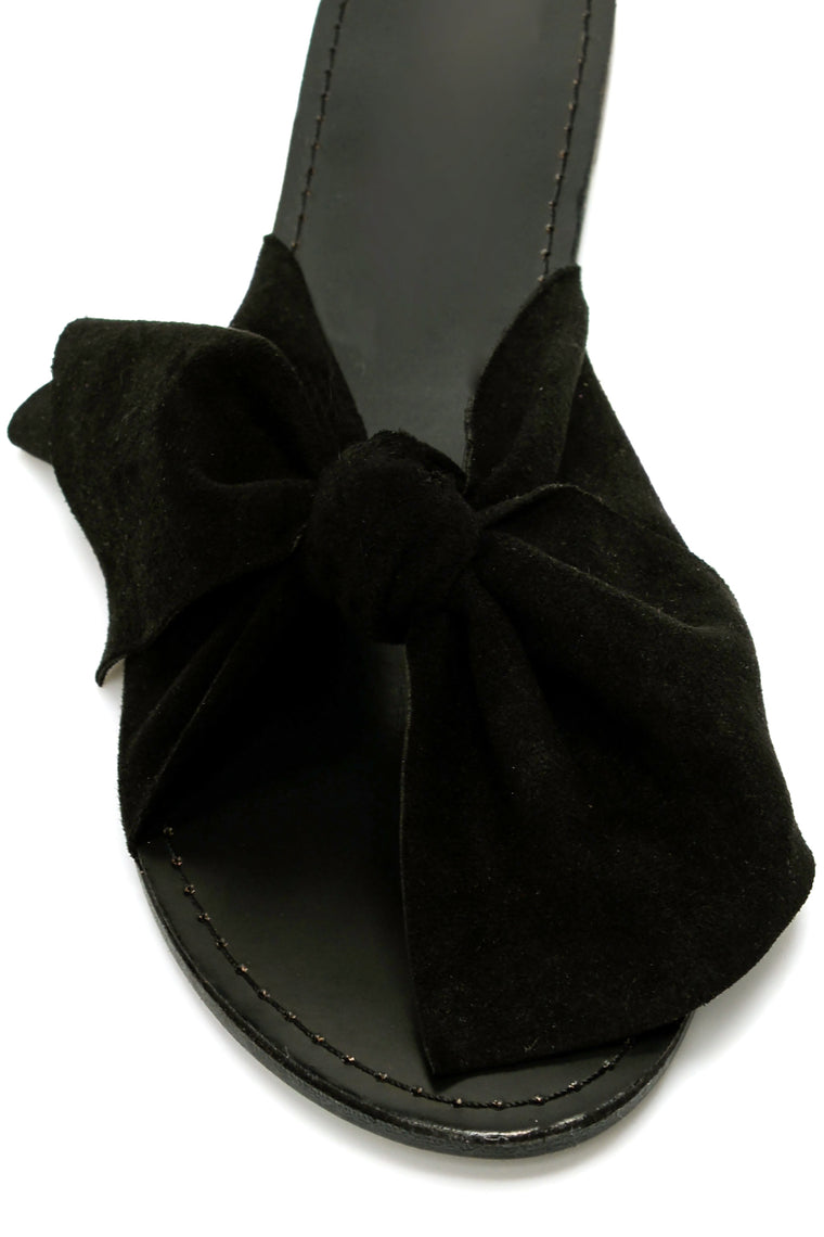 black bow sliders