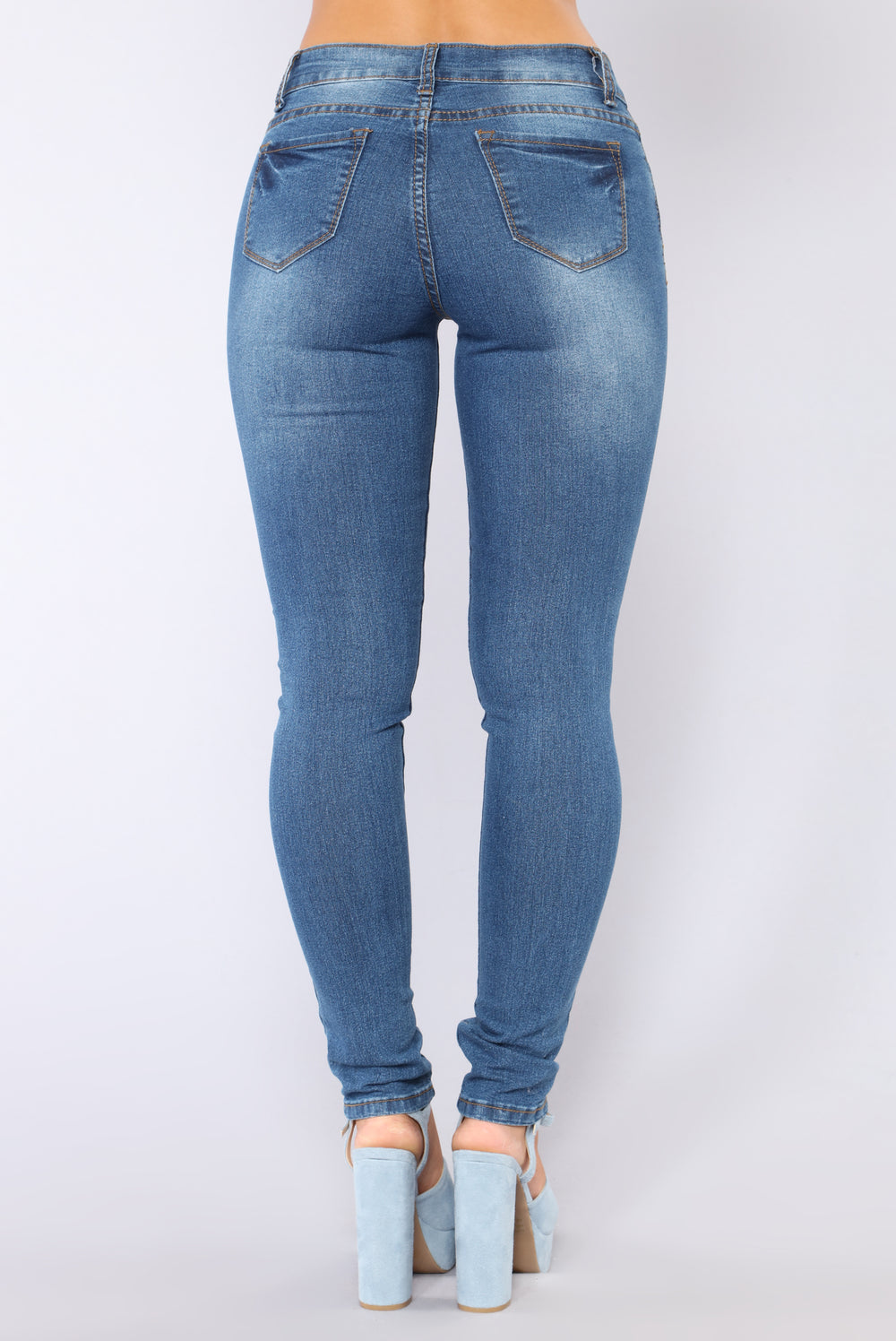 Casy Skinny Jeans - Medium Wash