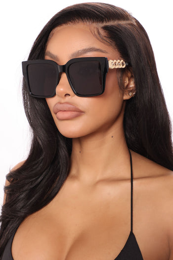 Blog by Thea Basiliou Tagged sunglasses at night