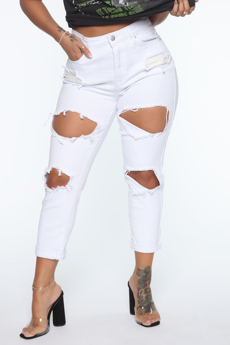 white distressed boyfriend jeans