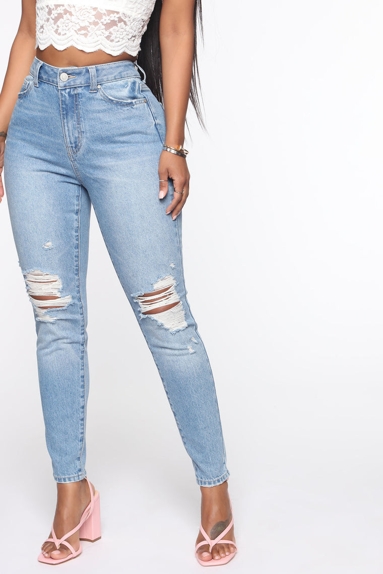 light blue distressed skinny jeans