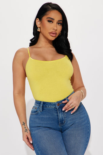 I'm outside 🤍🤍🤍 • • • • • • Bring Me Flowers Corset Top - Yellow/combo  Size: 3X