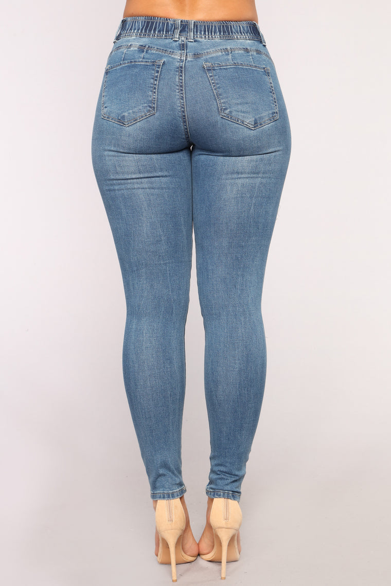 Khaliah Jogger Jeans - Medium Blue Wash