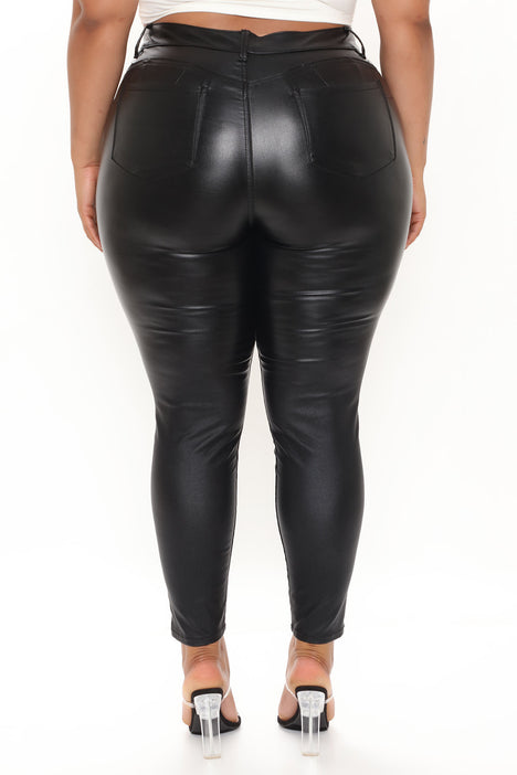 Katiana Faux Leather Flare Pants - Black  Leather pants outfit night, Faux leather  pants outfit, Leather flare pants outfits