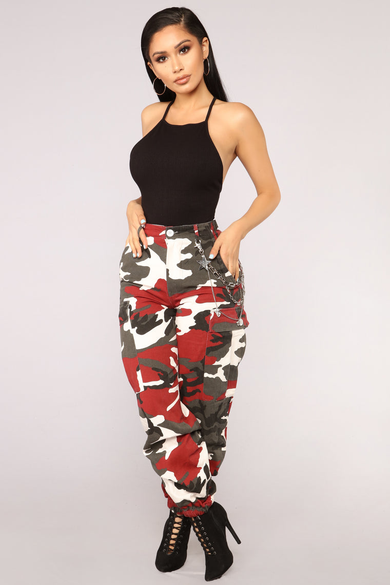 black and white camo pants outfit