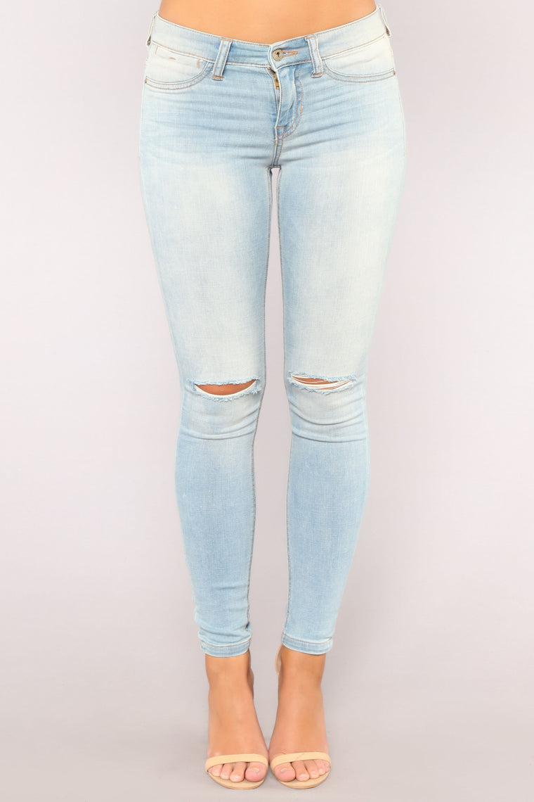Leah Mid Rise Skinny Jeans Light Blue Wash Jeans Fashion Nova