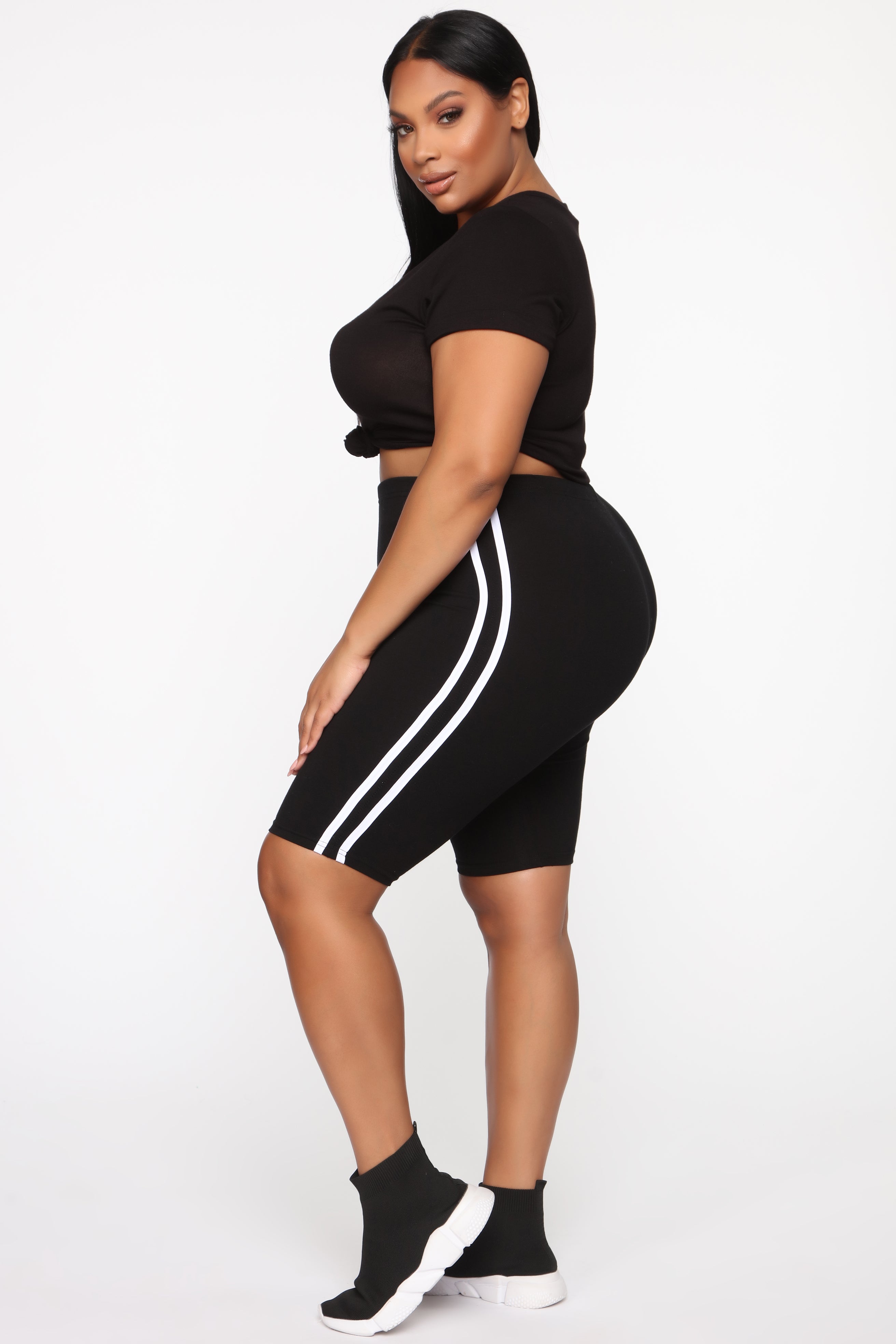 Uncomplicated Seamless Shorts - Black