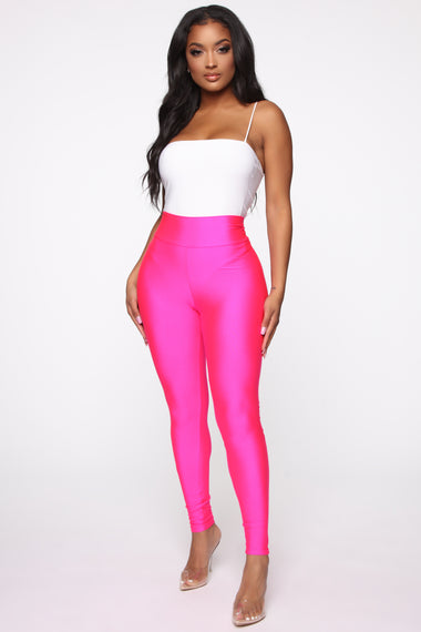 Focus On Me Ruched Leggings - Neon Pink – Fashion Nova