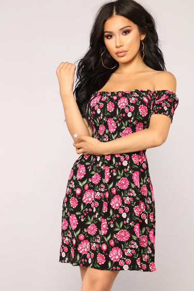 Pulling Petals Smocked Mini Dress - Black – Fashion Nova