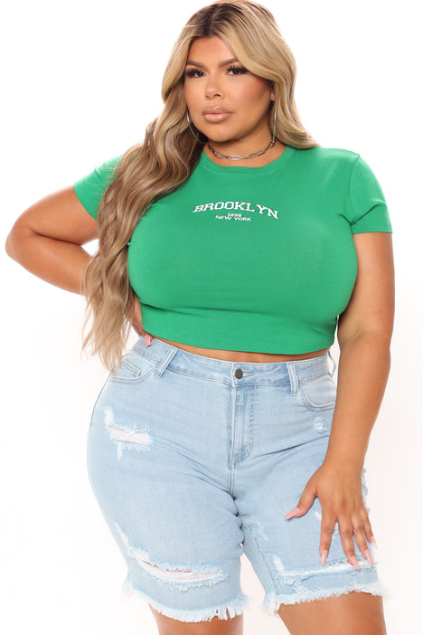 høflighed panik Forholdsvis Brooklyn Embroidered Crop Top - Kelly Green, Graphic Tees | Fashion Nova