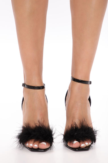 Fine In Feathers Heeled Sandals - Black – Fashion Nova