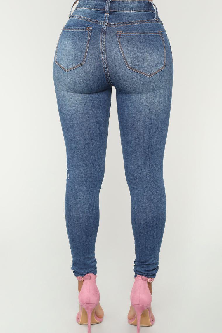 Eileen Exposed Button Jeans - Medium Blue Wash – Fashion Nova